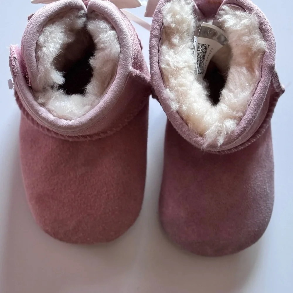 UGG BOOTS